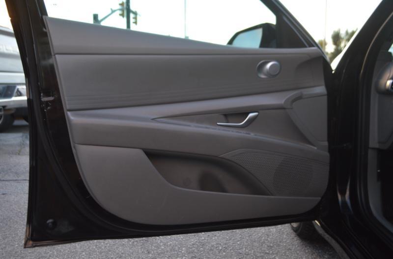Hyundai Elantra Blue Hybrid 2023