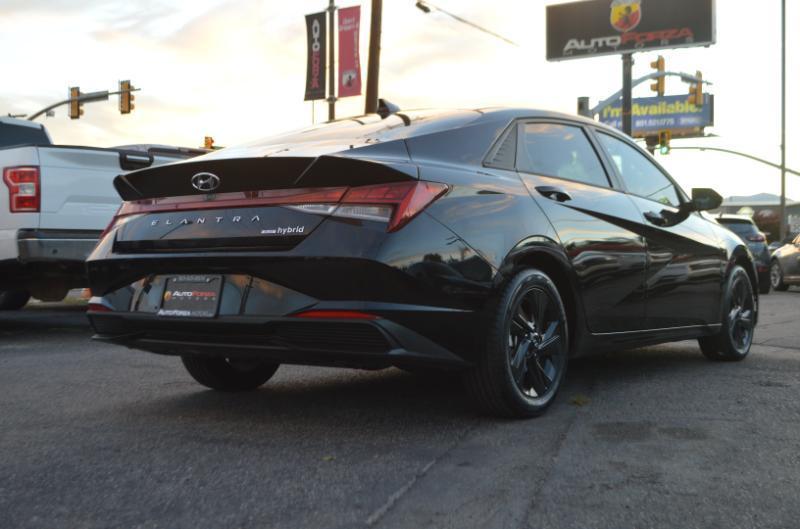Hyundai Elantra Blue Hybrid 2023