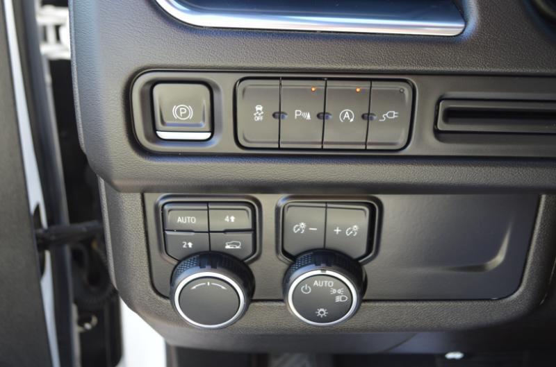 Chevrolet Suburban LT 4WD 2021