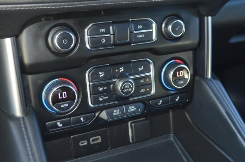 Chevrolet Suburban LT 4WD 2021