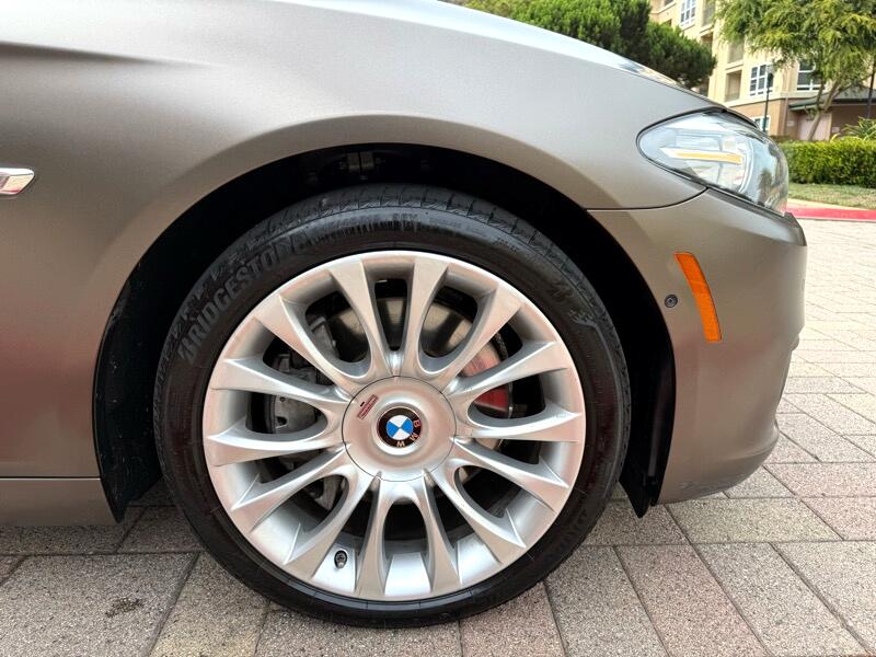BMW 5-Series 550i 2015 BMW 5-Series 550i 2015