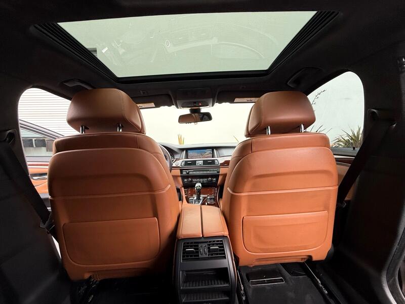 BMW 5-Series 550i 2015 BMW 5-Series 550i 2015