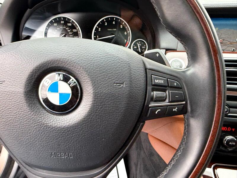 BMW 5-Series 550i 2015 BMW 5-Series 550i 2015