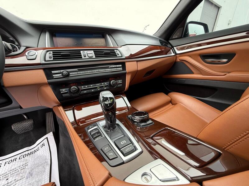 BMW 5-Series 550i 2015 BMW 5-Series 550i 2015