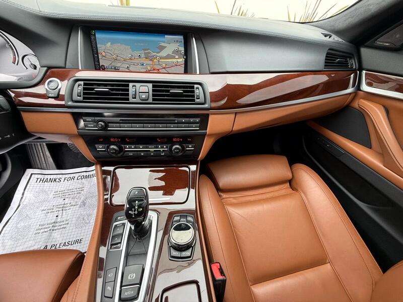 BMW 5-Series 550i 2015 BMW 5-Series 550i 2015