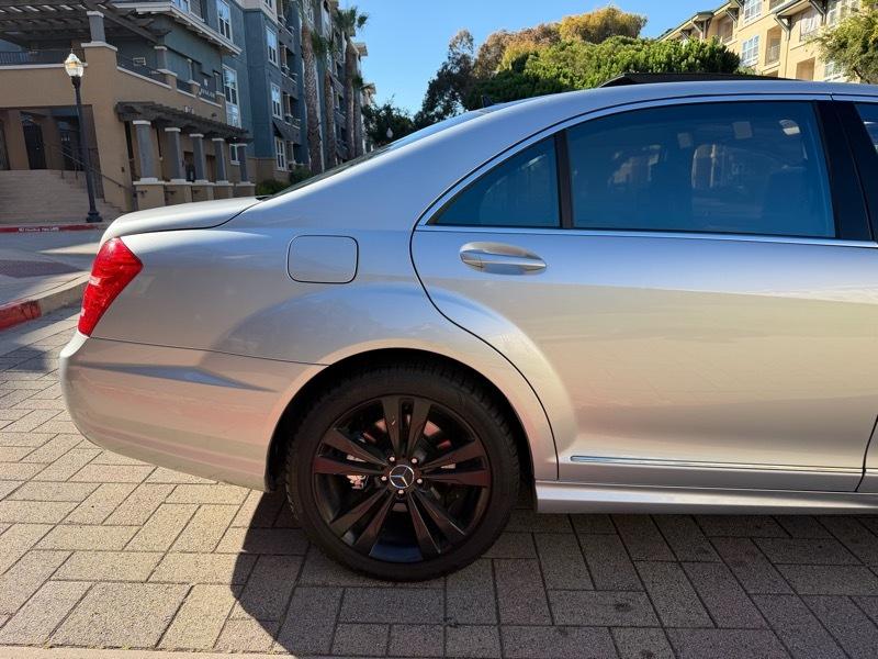 Mercedes-Benz S-Class S550 2010