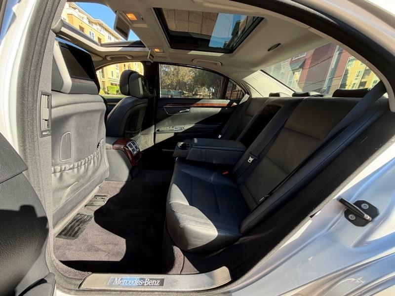 Mercedes-Benz S-Class S550 2010