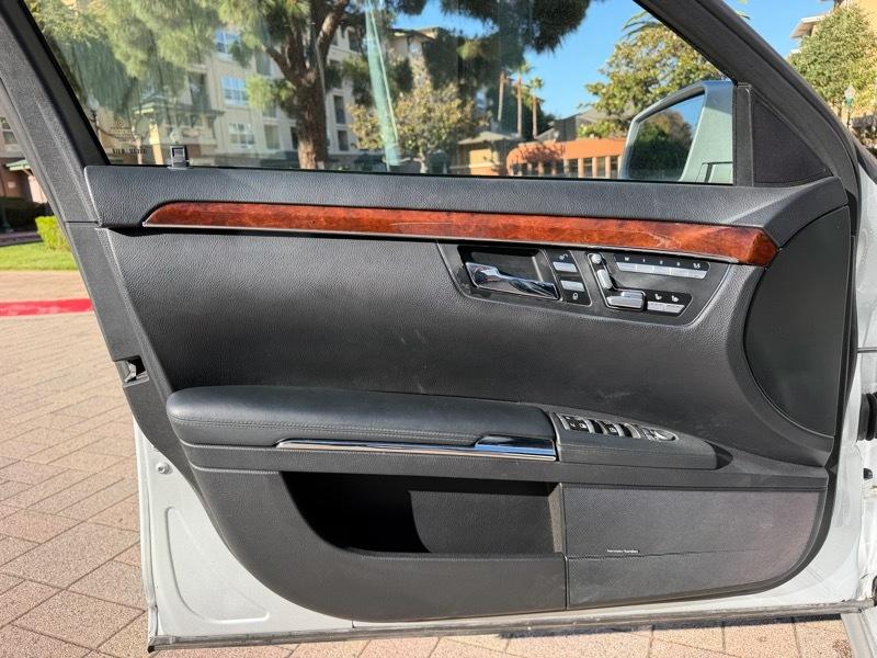 Mercedes-Benz S-Class S550 2010