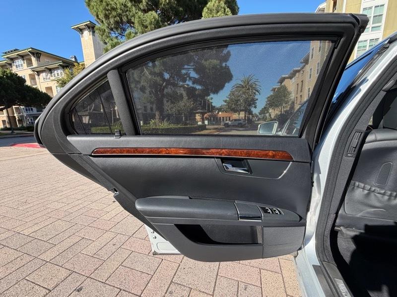 Mercedes-Benz S-Class S550 2010