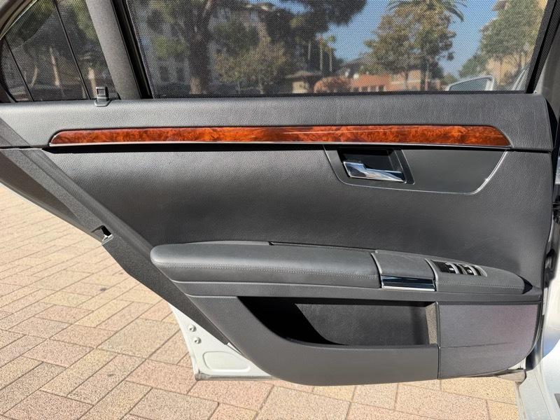 Mercedes-Benz S-Class S550 2010
