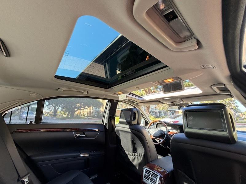 Mercedes-Benz S-Class S550 2010
