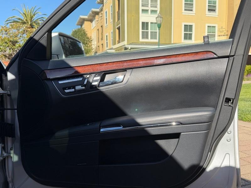 Mercedes-Benz S-Class S550 2010