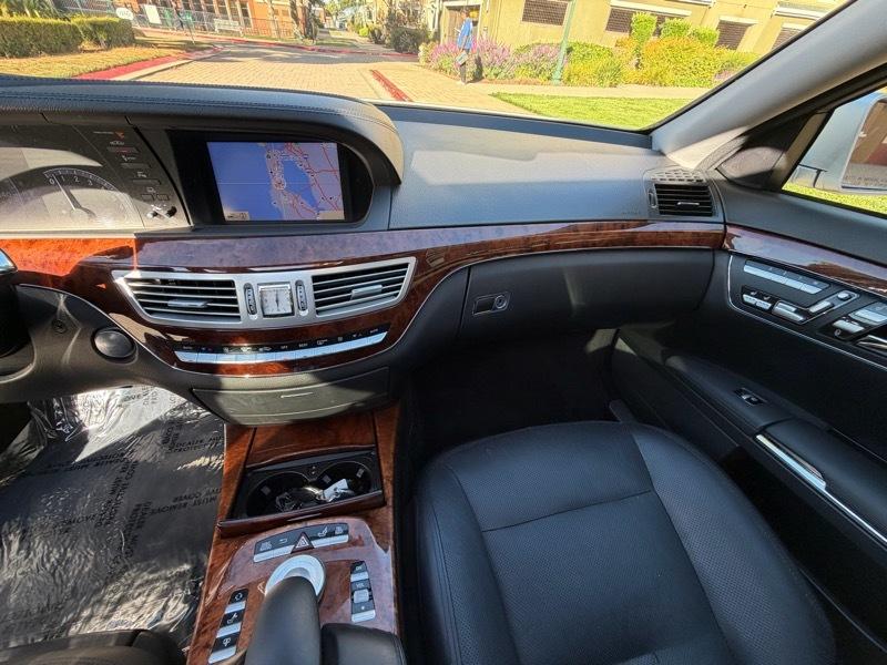 Mercedes-Benz S-Class S550 2010