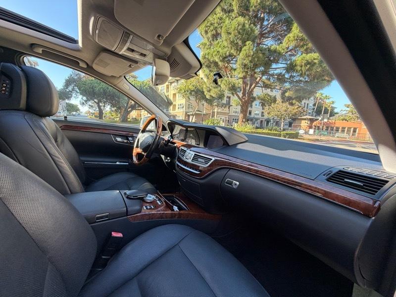 Mercedes-Benz S-Class S550 2010