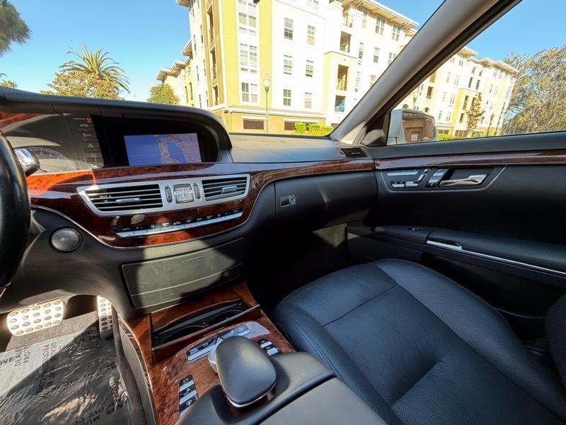 Mercedes-Benz S-Class S550 2010