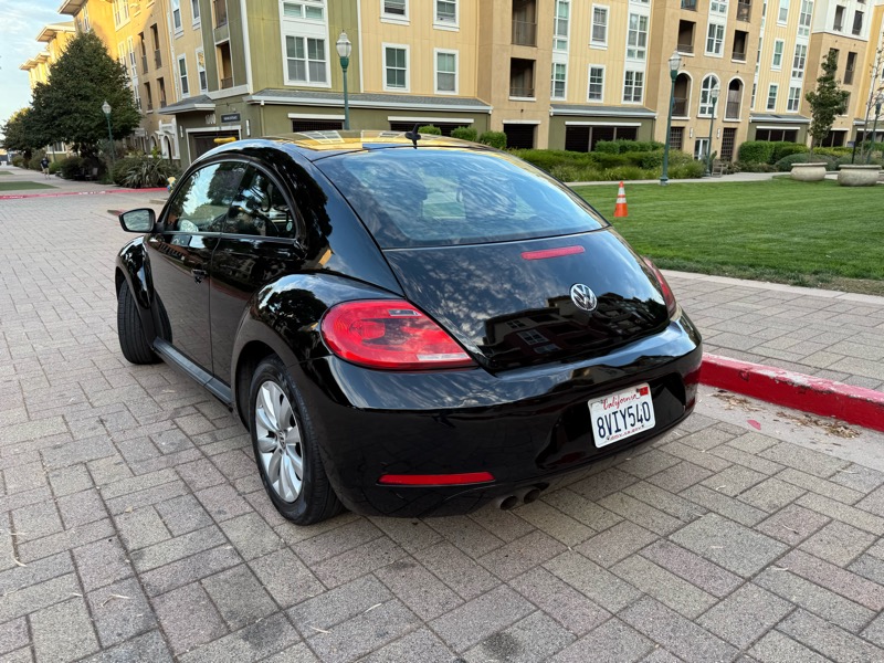 2014 Volkswagen Beetle 2.5L photo 2