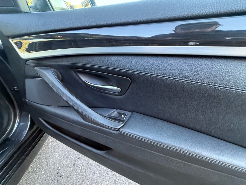 BMW 5-Series 535i 2012