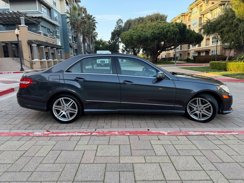 Mercedes-Benz E-Class E550 Sedan 2010