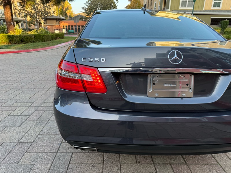 Mercedes-Benz E-Class E550 Sedan 2010