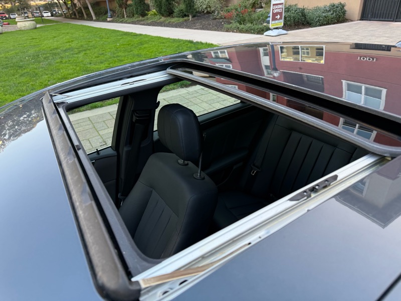 Mercedes-Benz E-Class E550 Sedan 2010