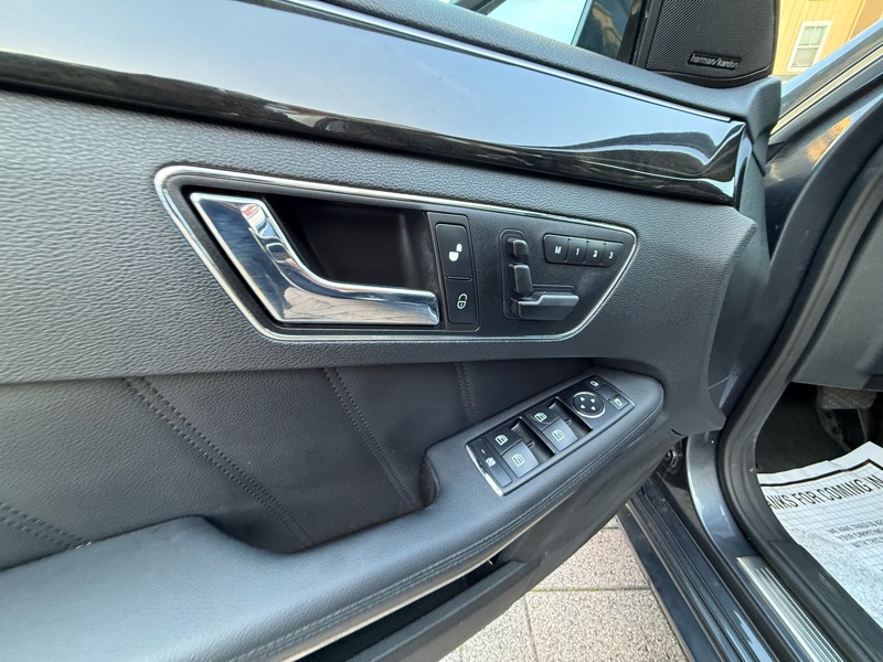 Mercedes-Benz E-Class E550 Sedan 2010