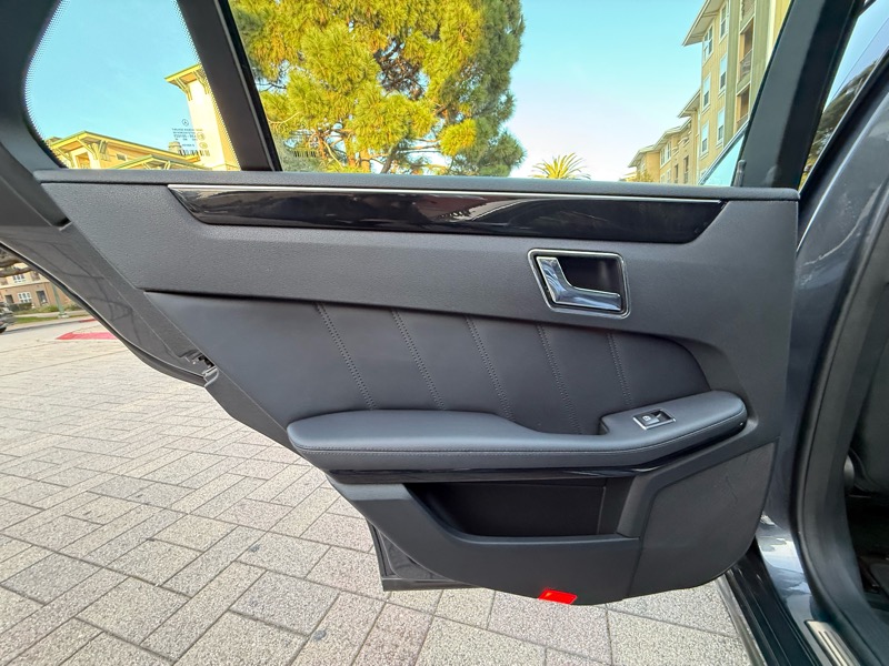 Mercedes-Benz E-Class E550 Sedan 2010