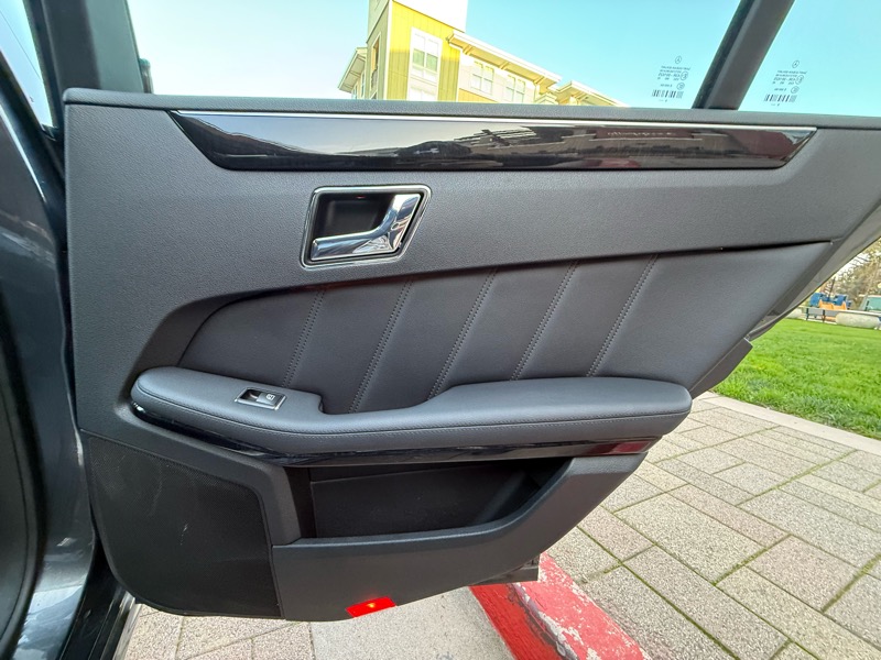 Mercedes-Benz E-Class E550 Sedan 2010