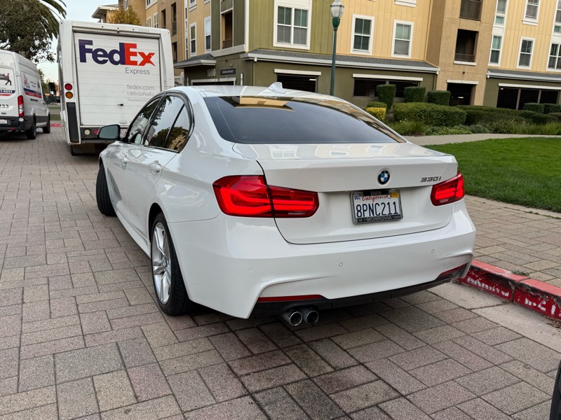 BMW 3-Series 330i SULEV Sedan 2017