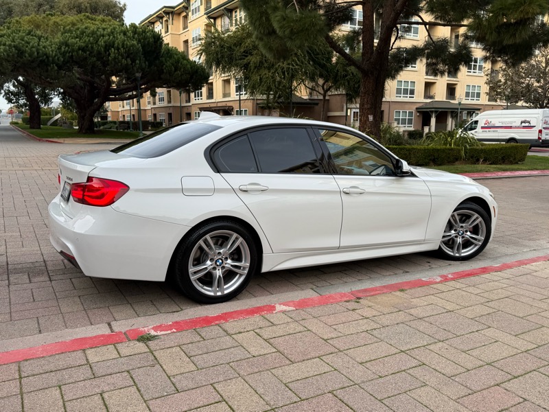 BMW 3-Series 330i SULEV Sedan 2017