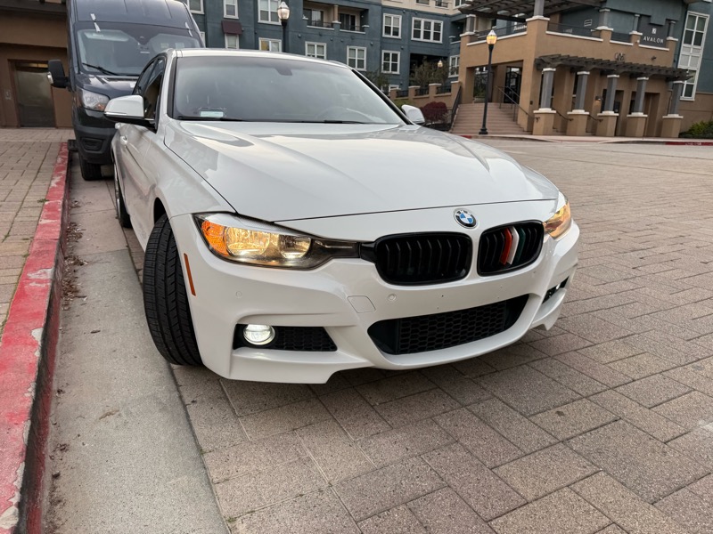 BMW 3-Series 330i SULEV Sedan 2017