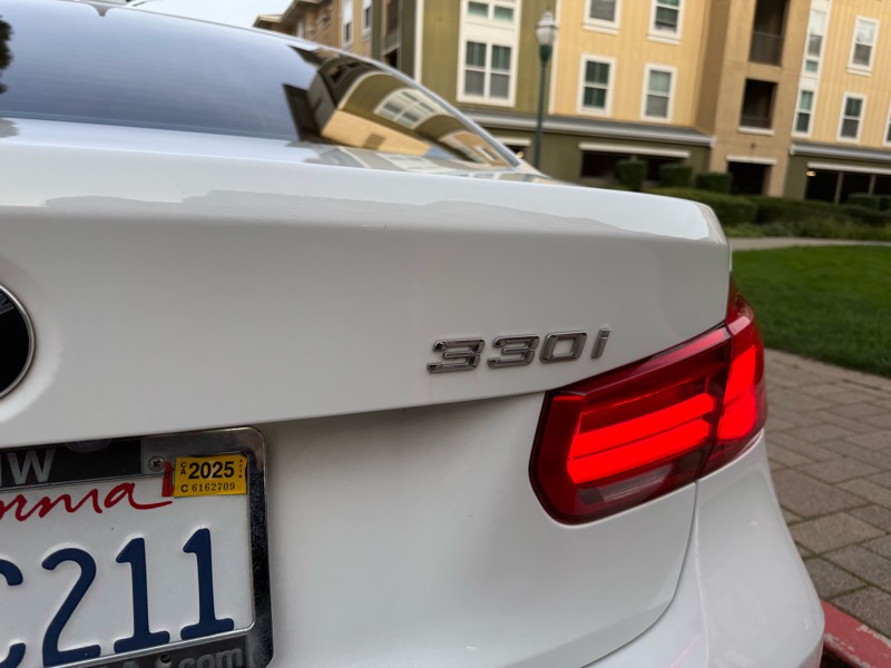 BMW 3-Series 330i SULEV Sedan 2017