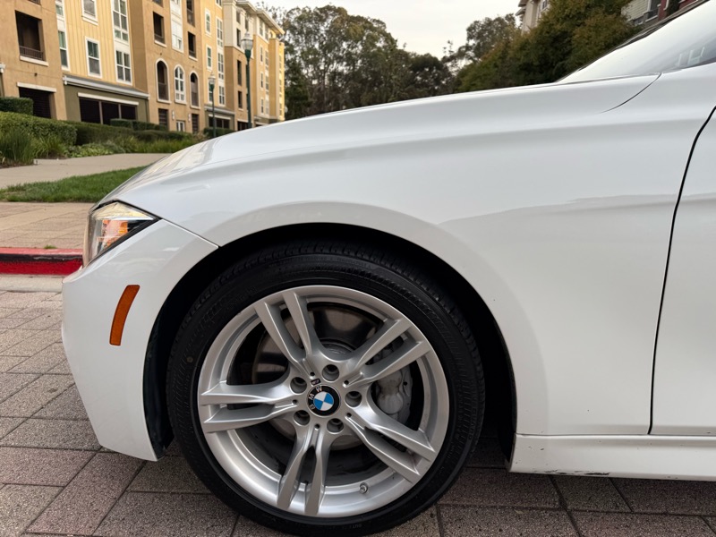 BMW 3-Series 330i SULEV Sedan 2017