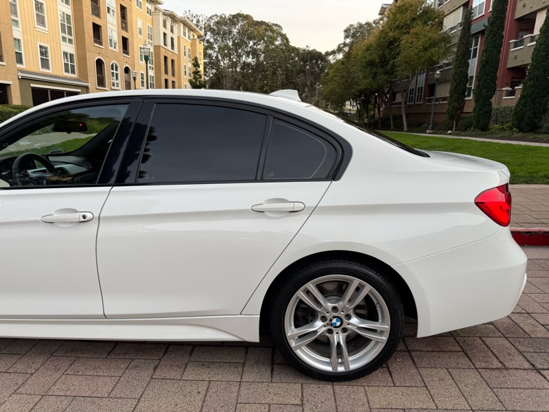 BMW 3-Series 330i SULEV Sedan 2017