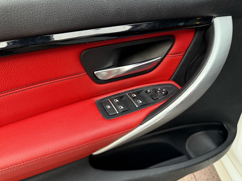 BMW 3-Series 330i SULEV Sedan 2017