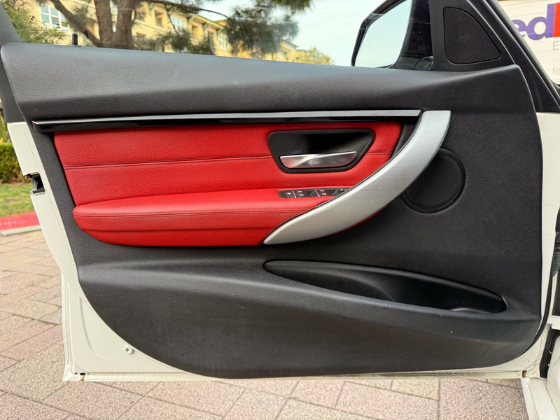 BMW 3-Series 330i SULEV Sedan 2017