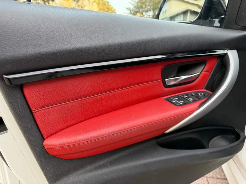 BMW 3-Series 330i SULEV Sedan 2017