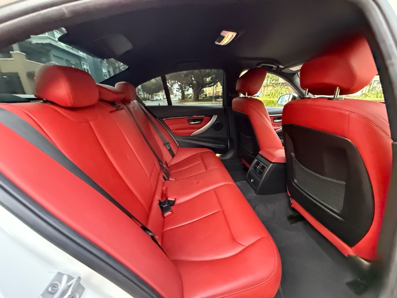 BMW 3-Series 330i SULEV Sedan 2017