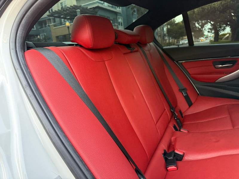 BMW 3-Series 330i SULEV Sedan 2017