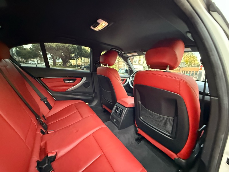 BMW 3-Series 330i SULEV Sedan 2017