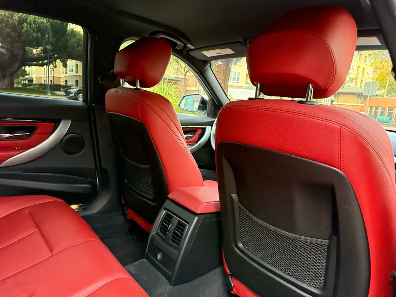 BMW 3-Series 330i SULEV Sedan 2017