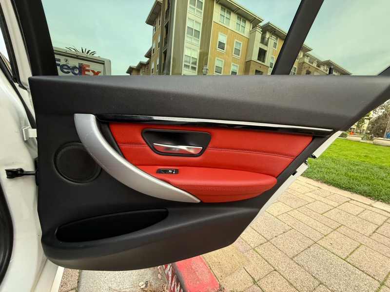 BMW 3-Series 330i SULEV Sedan 2017