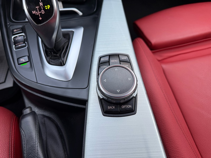 BMW 3-Series 330i SULEV Sedan 2017