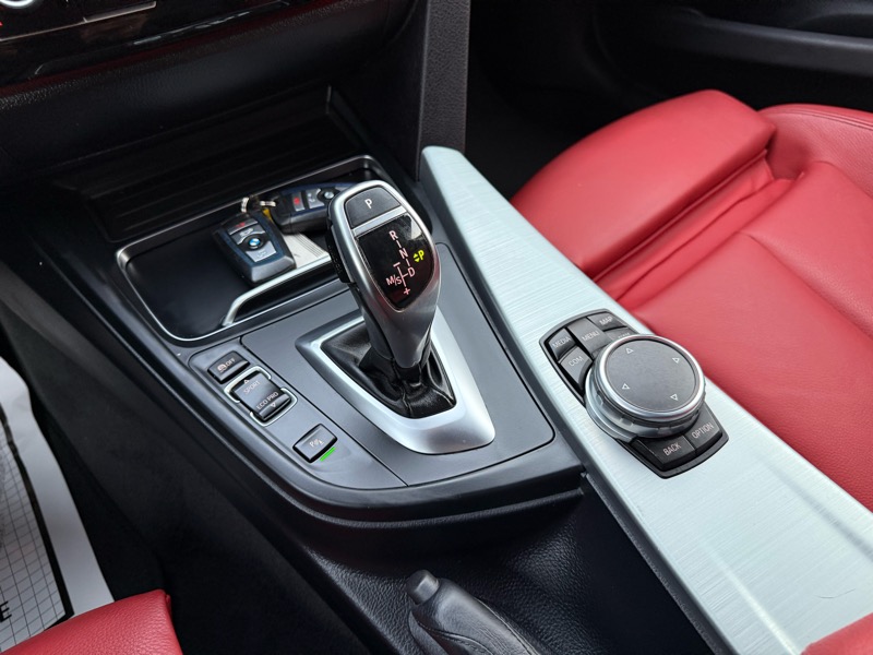 BMW 3-Series 330i SULEV Sedan 2017