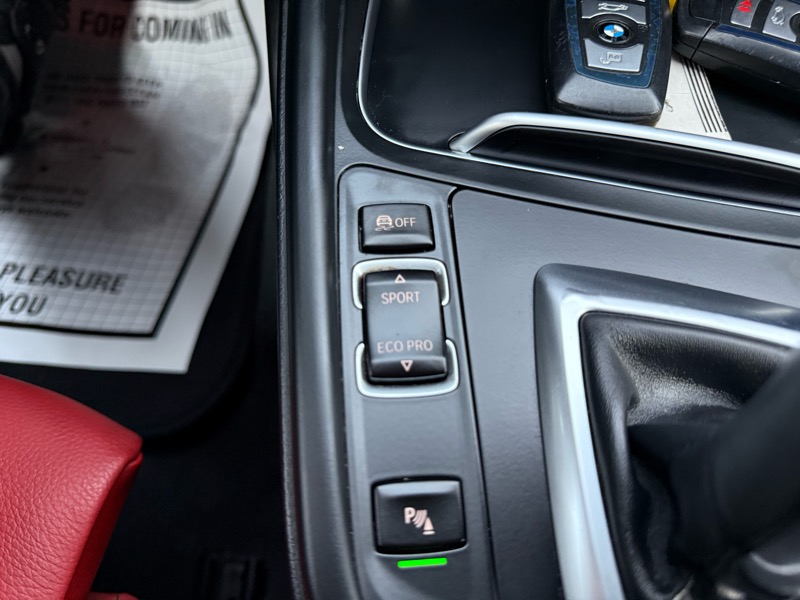 BMW 3-Series 330i SULEV Sedan 2017