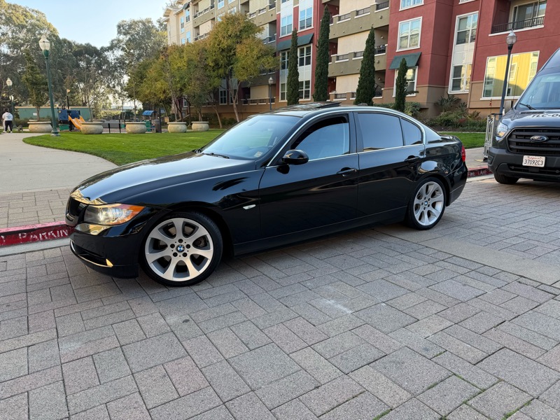 BMW 3-Series 330i Sedan 2006