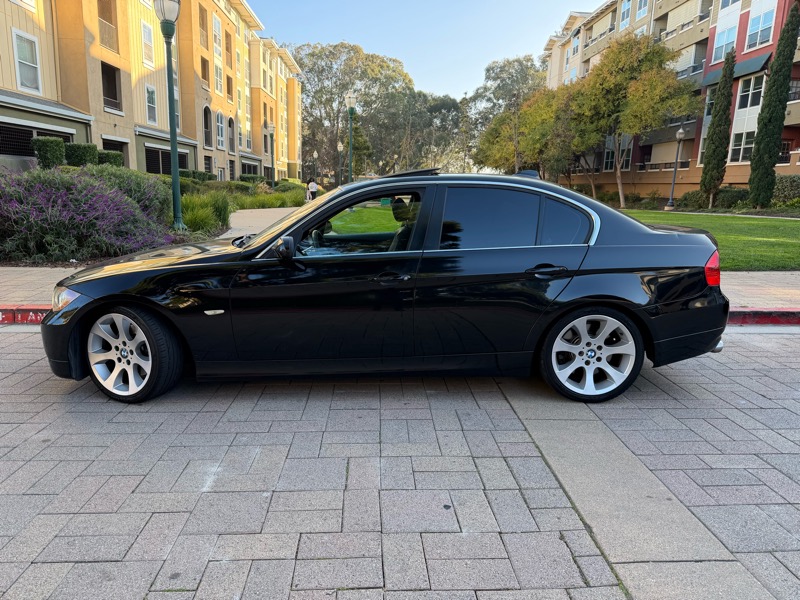 BMW 3-Series 330i Sedan 2006
