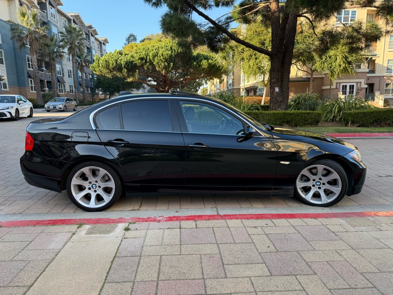 BMW 3-Series 330i Sedan 2006