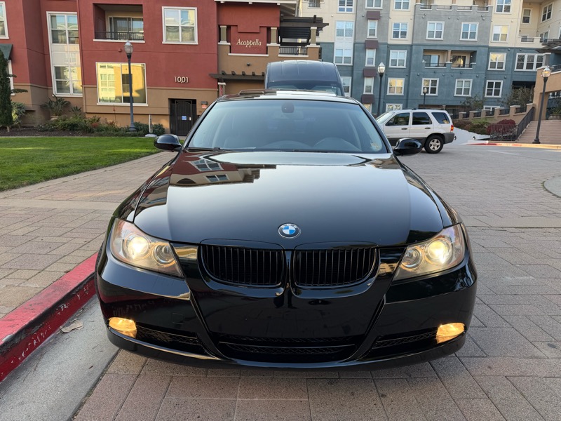 BMW 3-Series 330i Sedan 2006