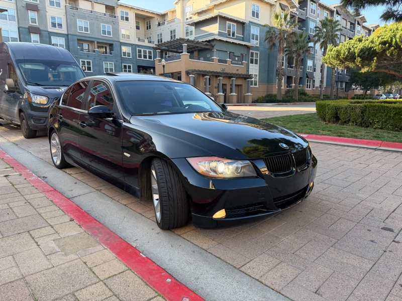 BMW 3-Series 330i Sedan 2006