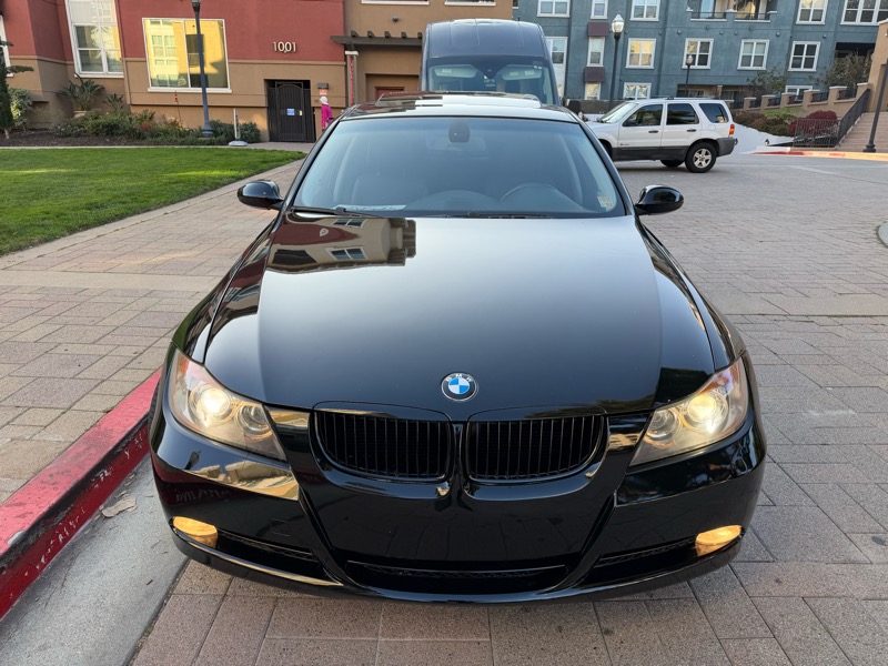 BMW 3-Series 330i Sedan 2006